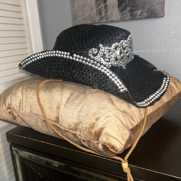 Black Cow Girl Hat - Picture 2 of 2